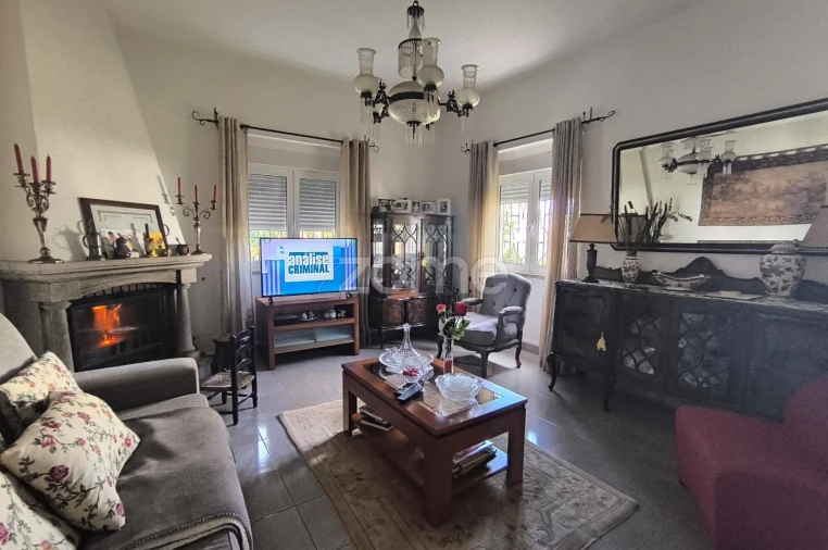 Moradia T4 para Venda em Carnide Foto 16