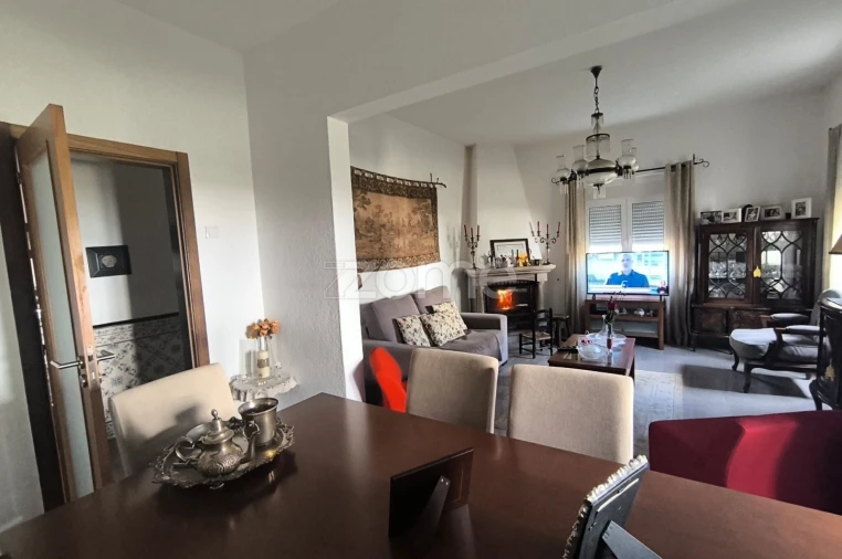 Moradia T4 para Venda em Carnide Foto 14