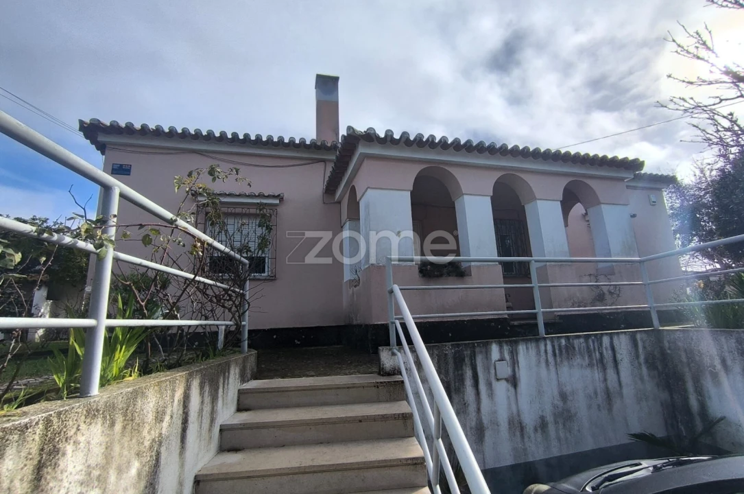 Moradia T4 para Venda em Carnide Foto 4