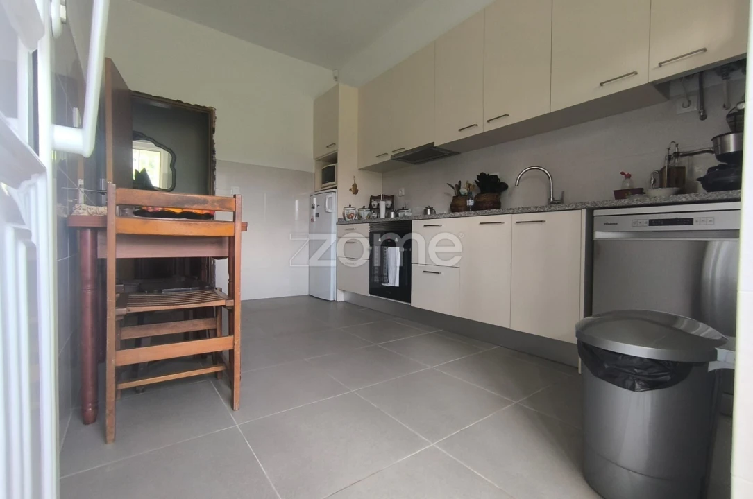 Moradia T4 para Venda em Carnide Foto 19