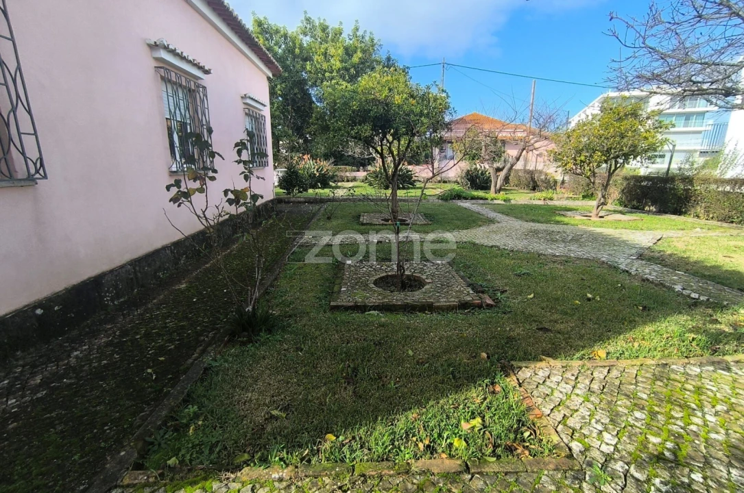 Moradia T4 para Venda em Carnide Foto 38