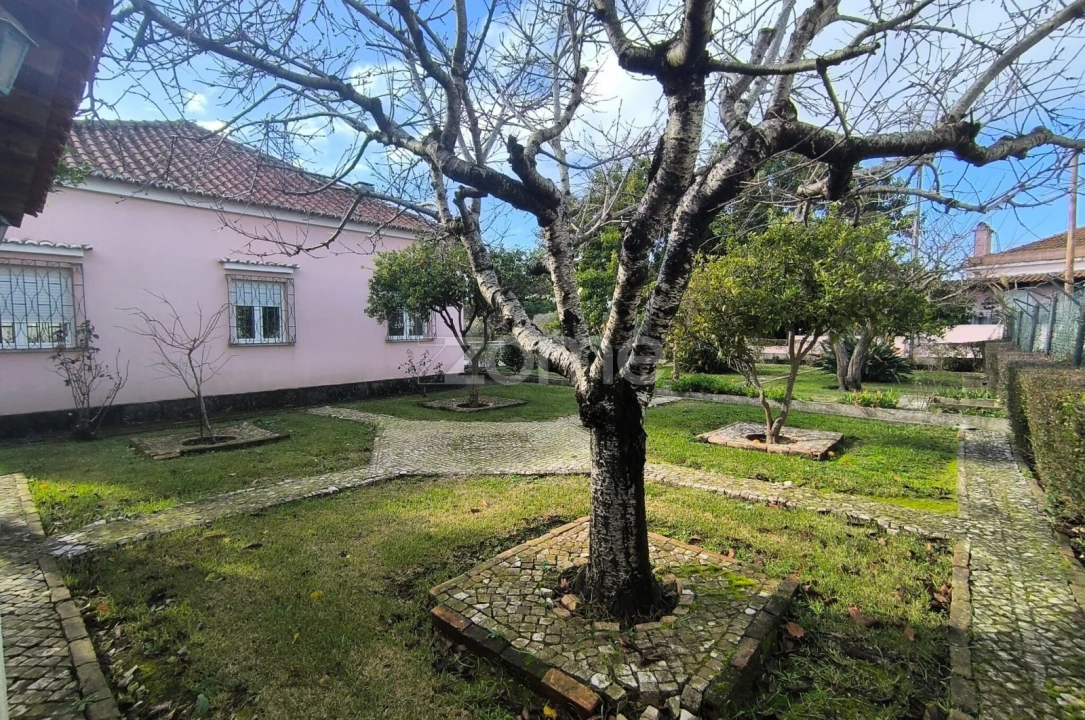 Moradia T4 para Venda em Carnide Foto 44