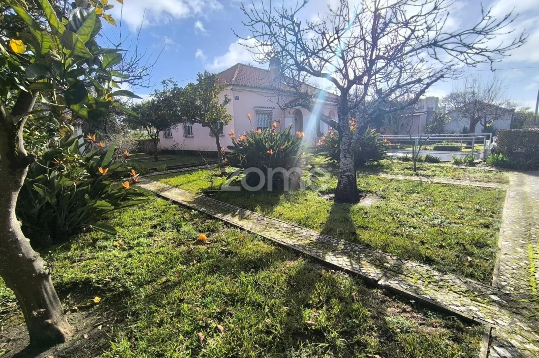 Moradia T4 para Venda em Carnide Foto 1