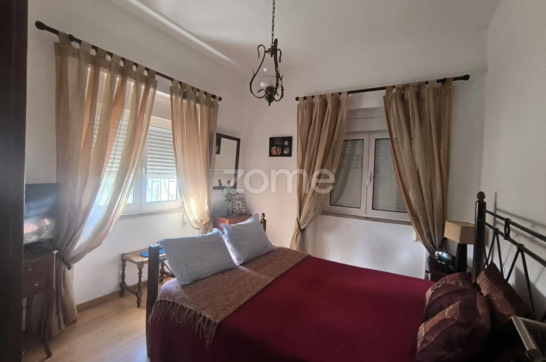 Moradia T4 para Venda em Carnide Foto 23