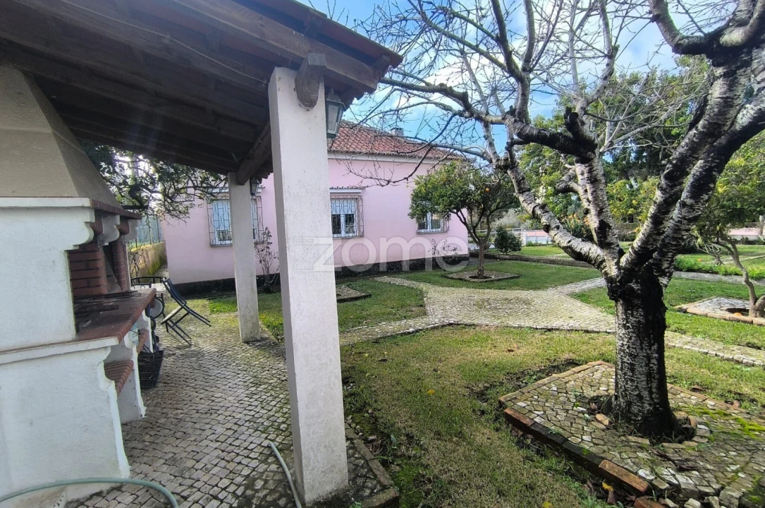 Moradia T4 para Venda em Carnide Foto 43