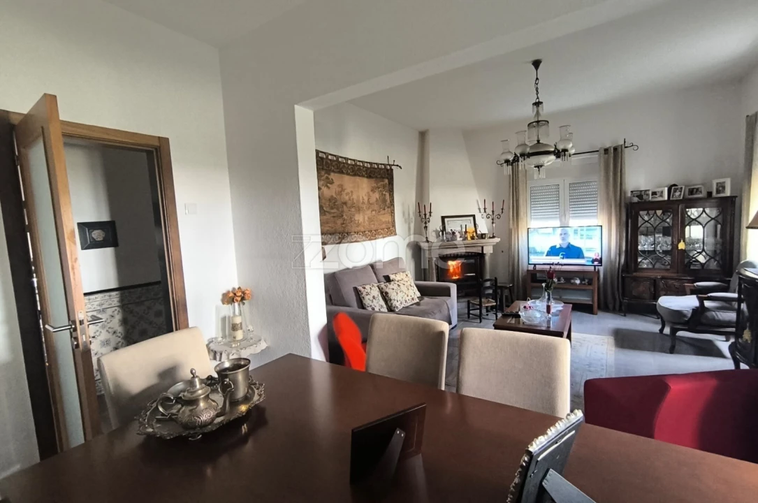 Moradia T4 para Venda em Carnide Foto 14