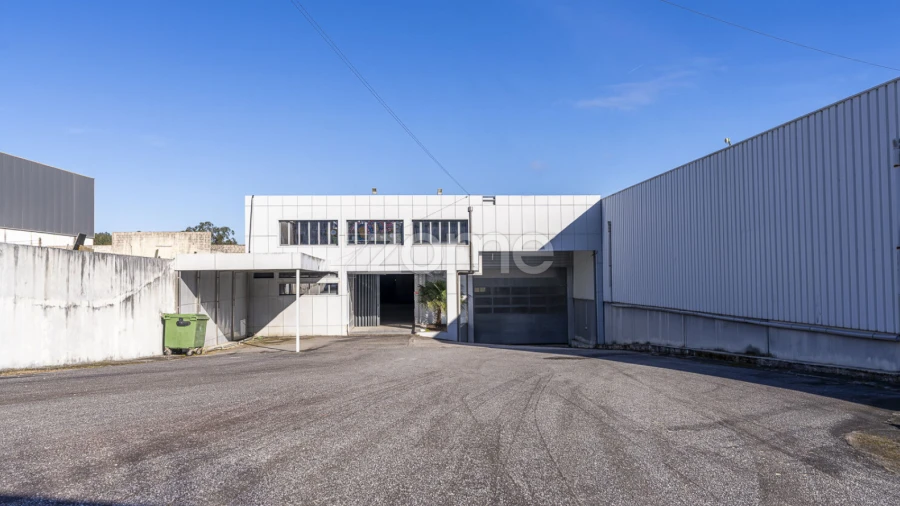 Terreno Comércio / Armazém para Venda em Antas