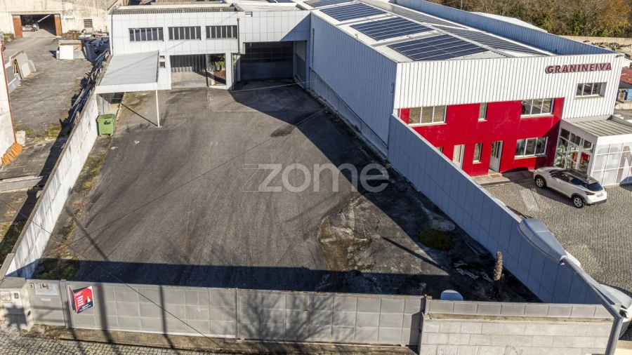 Terreno Comércio / Armazém para Venda em Antas