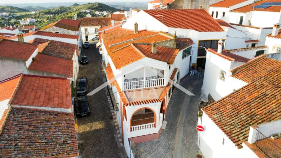 Moradia T4 para Venda em Barrancos Foto 1