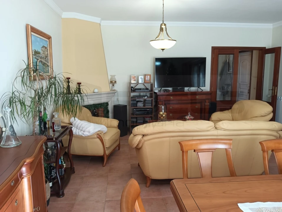 Moradia T4 para Venda em Eixo e Eirol Foto 2