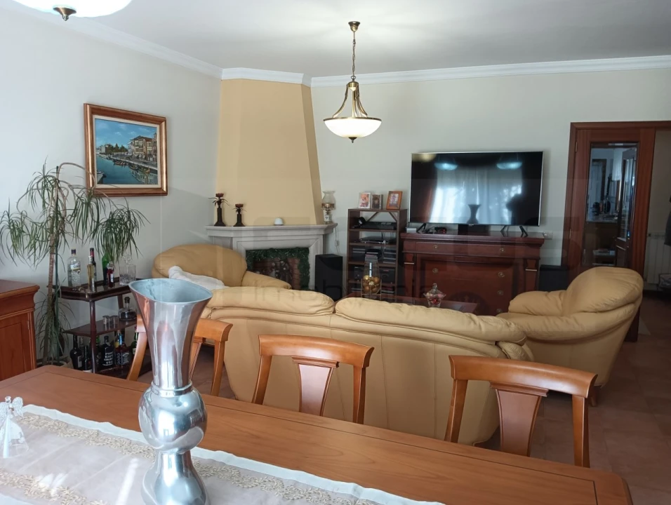 Moradia T4 para Venda em Eixo e Eirol Foto 3