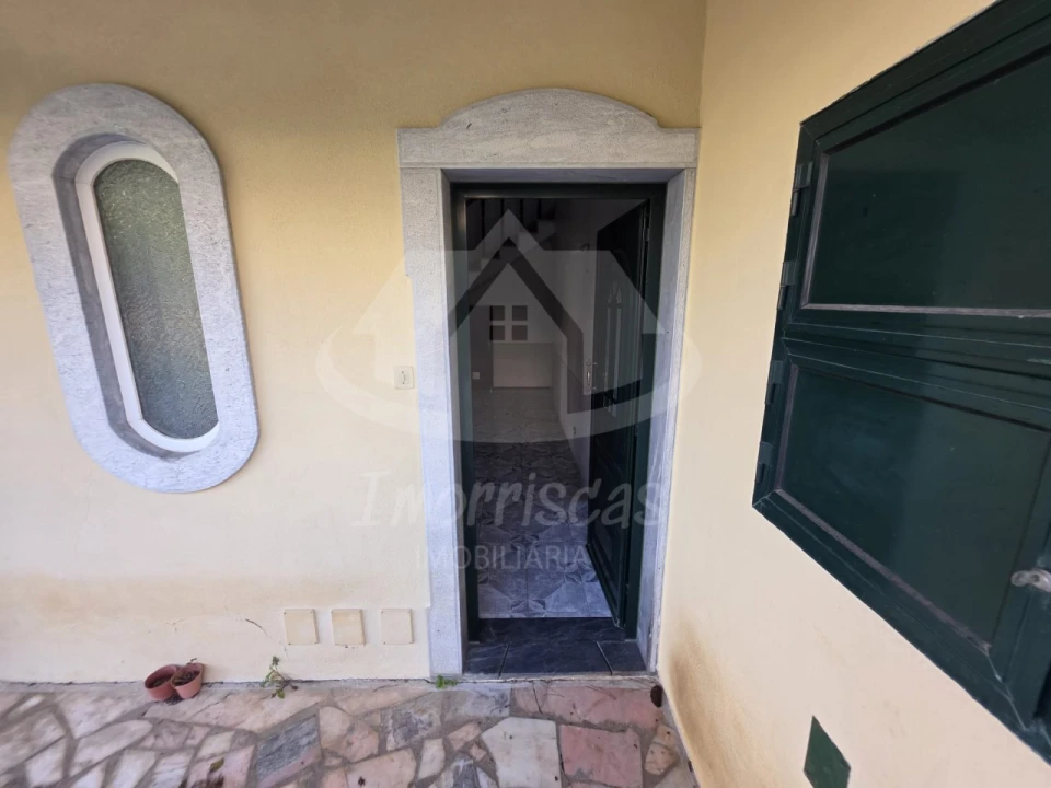 Moradia T4 para Venda em Pontinha e Famões Foto 2