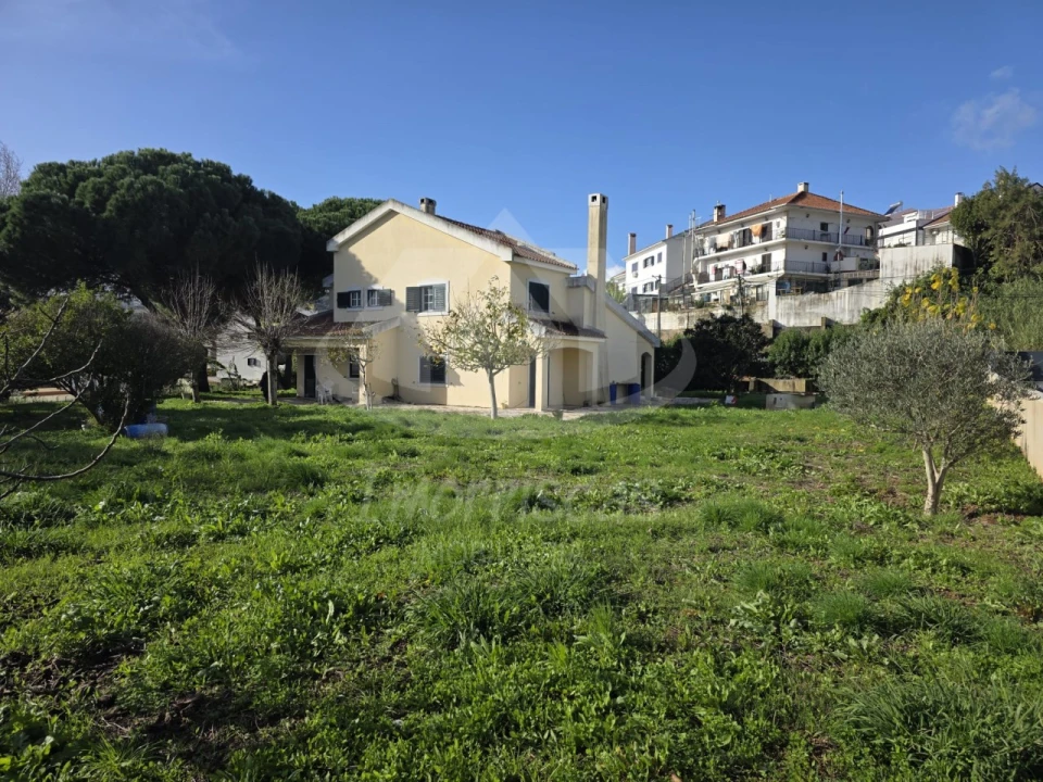 Moradia T4 para Venda em Pontinha e Famões Foto 39