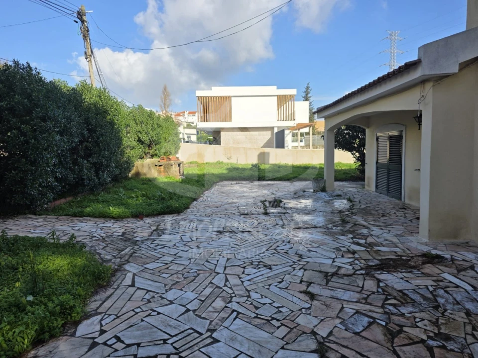 Moradia T4 para Venda em Pontinha e Famões Foto 41