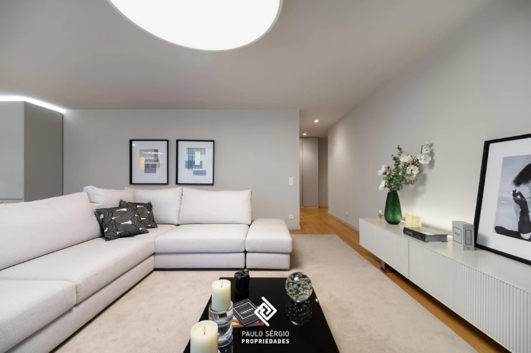 Apartamento T4 para Venda em Santa Marinha e São Pedro da Afurada Foto 3