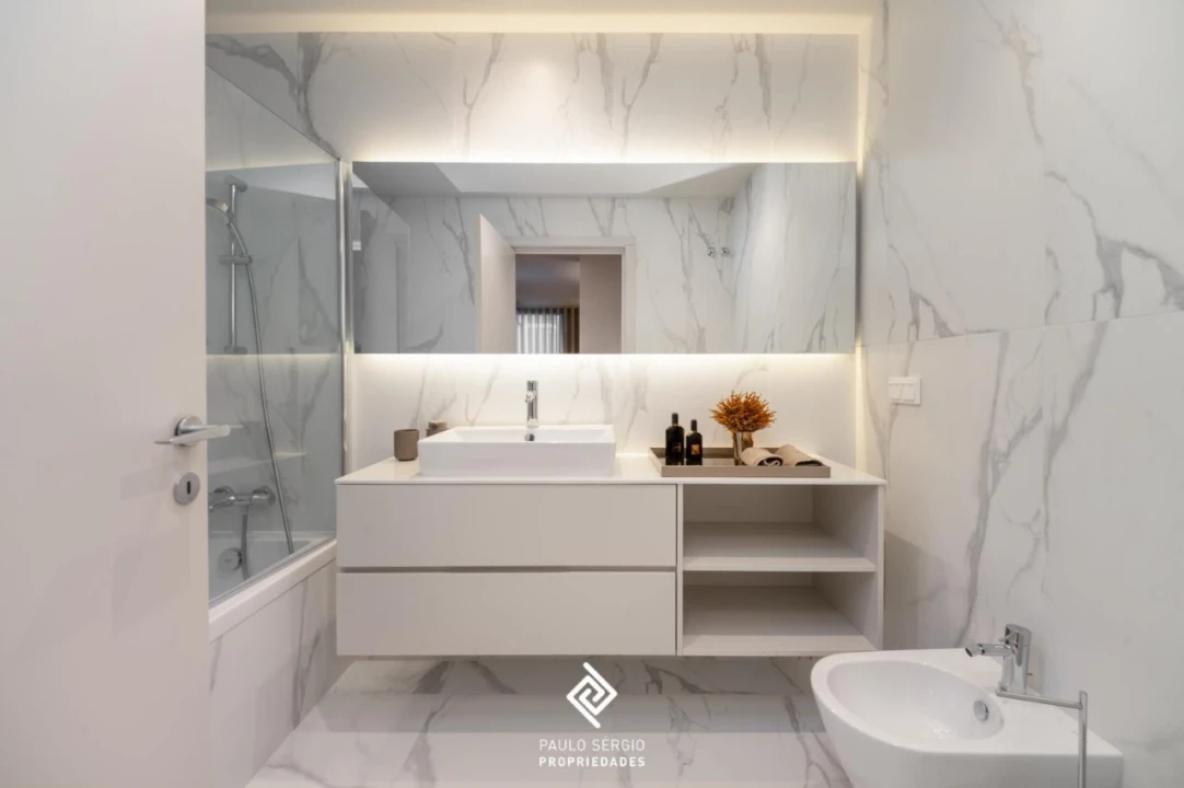 Apartamento T4 para Venda em Santa Marinha e São Pedro da Afurada Foto 11