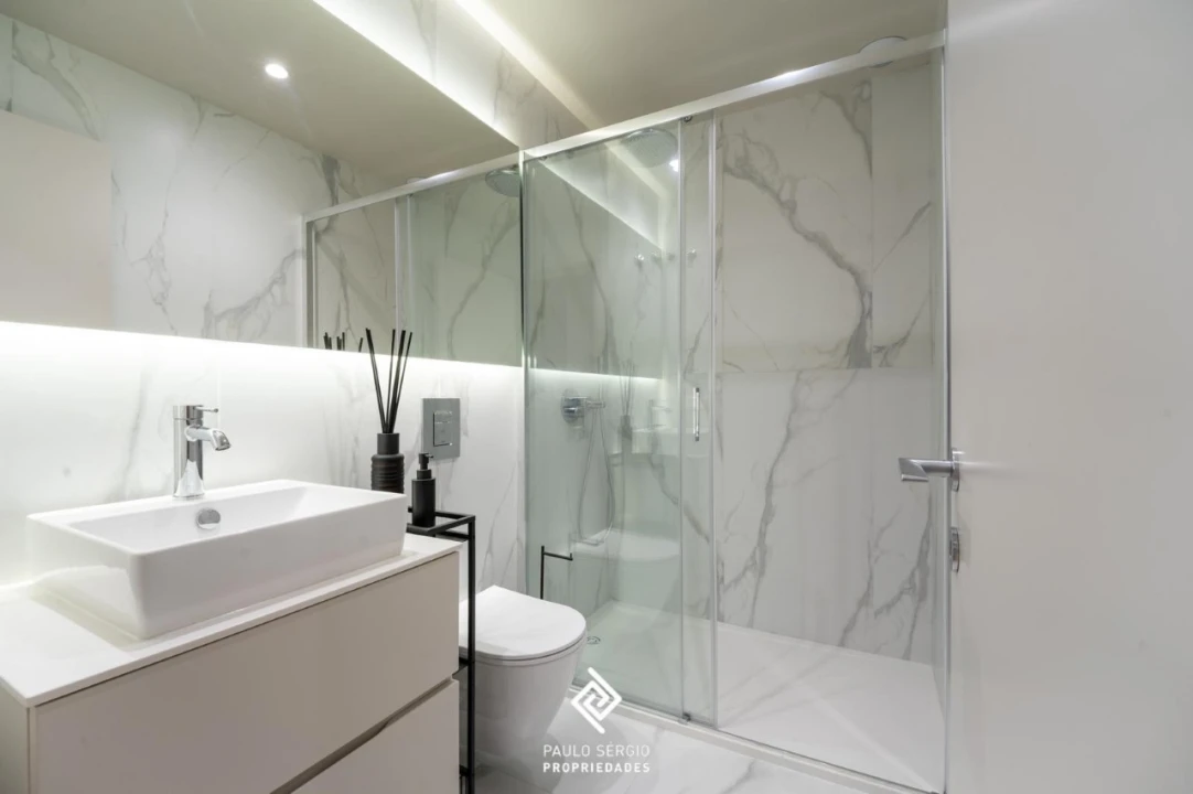Apartamento T4 para Venda em Santa Marinha e São Pedro da Afurada Foto 16
