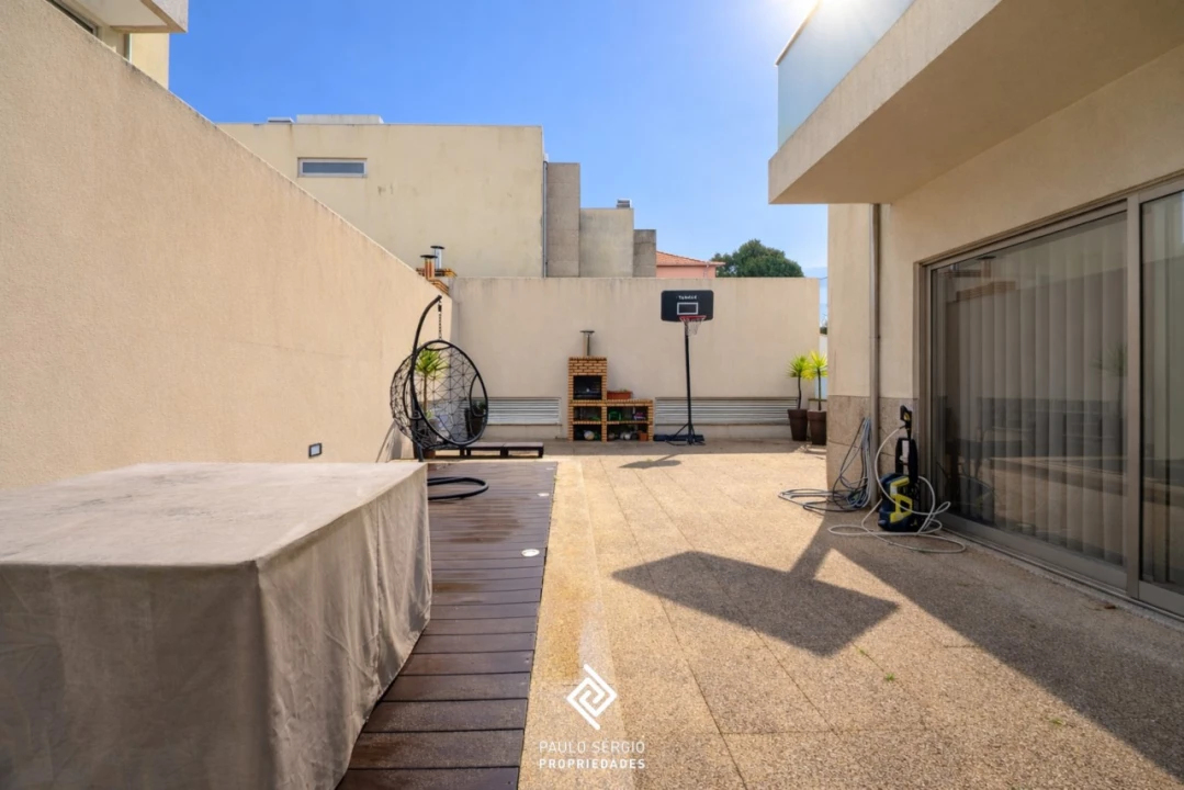 Moradia T3 para Venda em Oliveira do Douro Foto 8