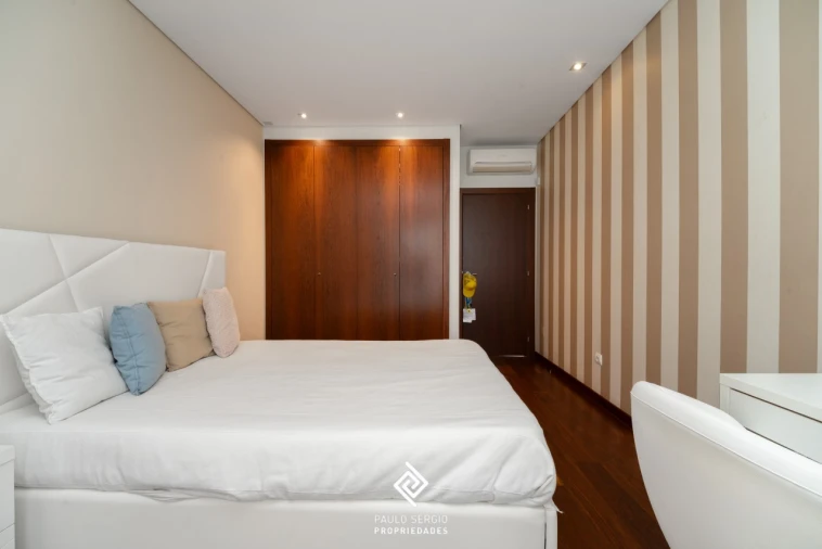 Moradia T3 para Venda em Oliveira do Douro Foto 17