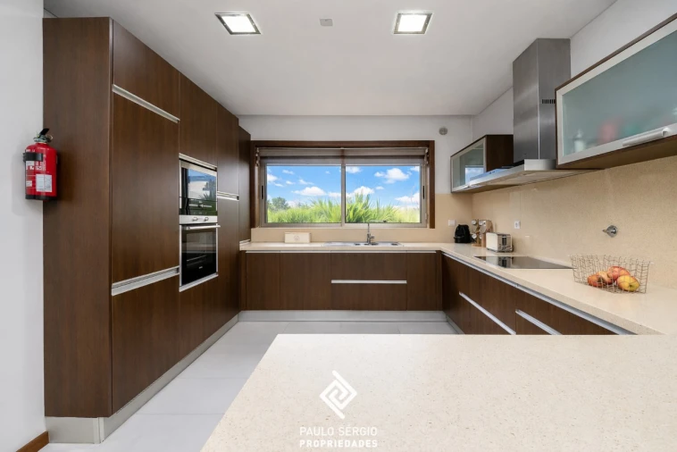 Moradia T3 para Venda em Oliveira do Douro Foto 3