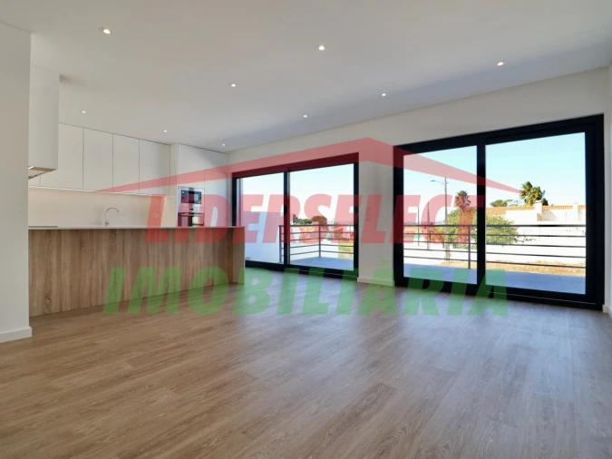 Moradia T3 para Venda em Silveira Foto 3