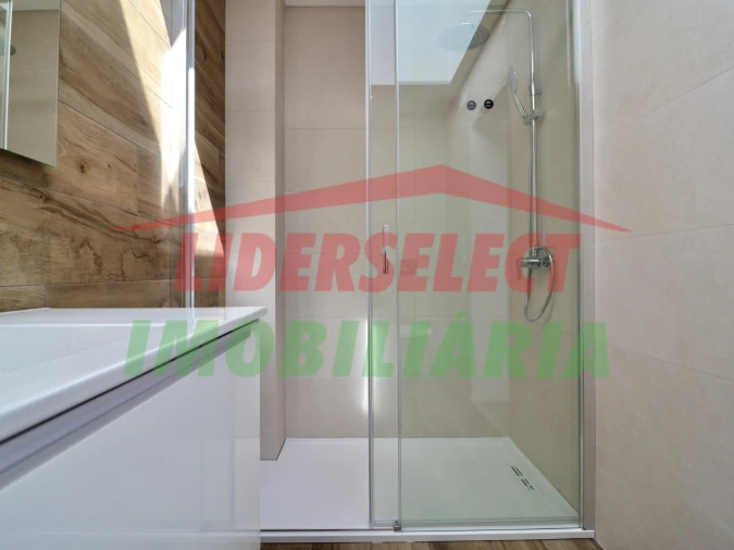 Moradia T3 para Venda em Silveira Foto 20