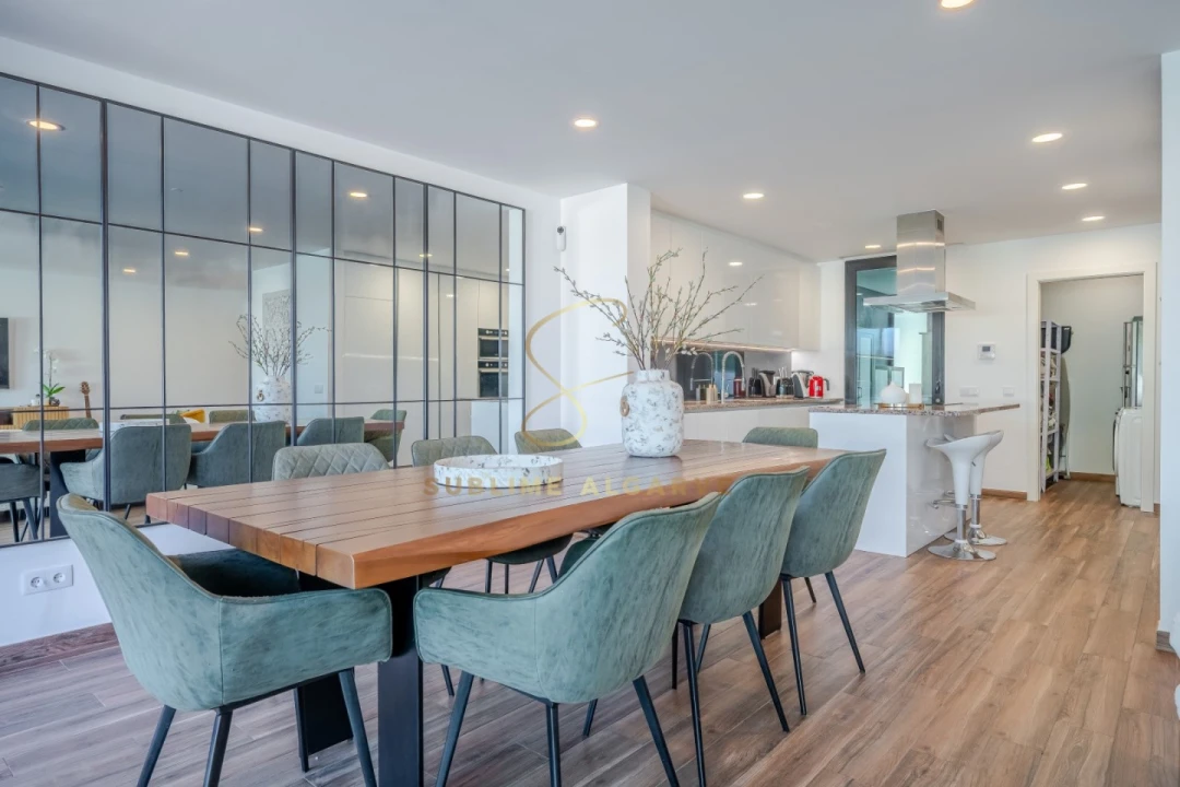 Moradia T4 para Venda em Alvor Foto 9