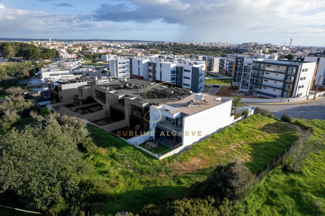 Moradia T4 para Venda em Alvor Foto 47