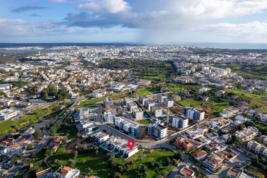 Moradia T4 para Venda em Alvor Foto 49