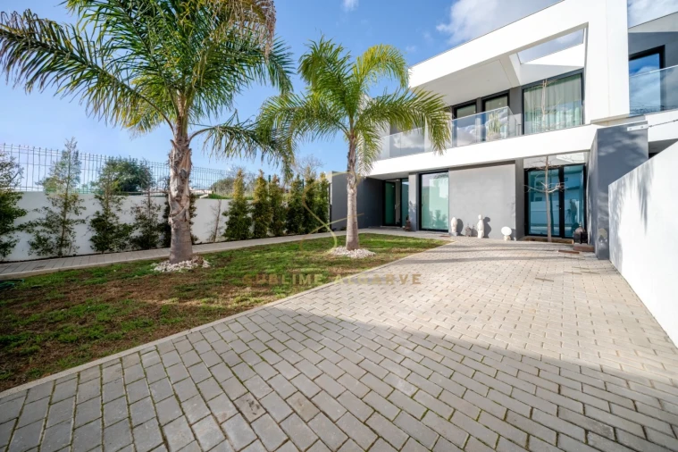 Moradia T4 para Venda em Alvor