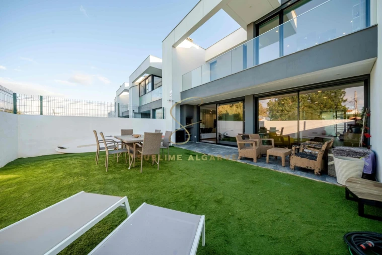 Moradia T4 para Venda em Alvor Foto 15