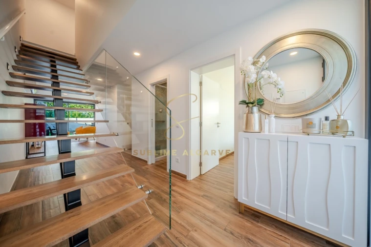 Moradia T4 para Venda em Alvor Foto 3