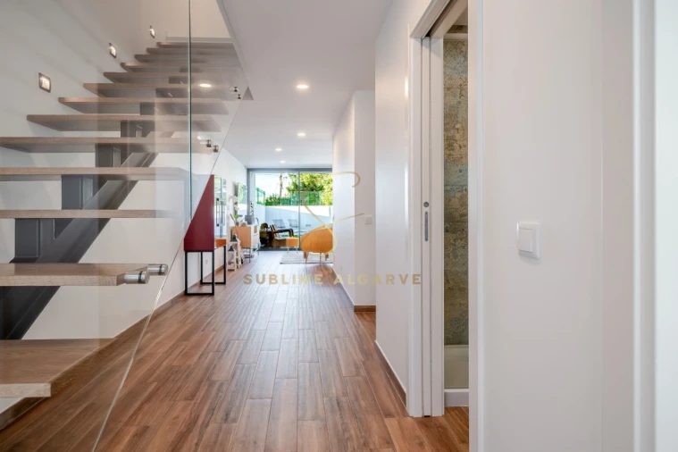 Moradia T4 para Venda em Alvor Foto 5