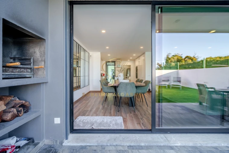 Moradia T4 para Venda em Alvor Foto 13