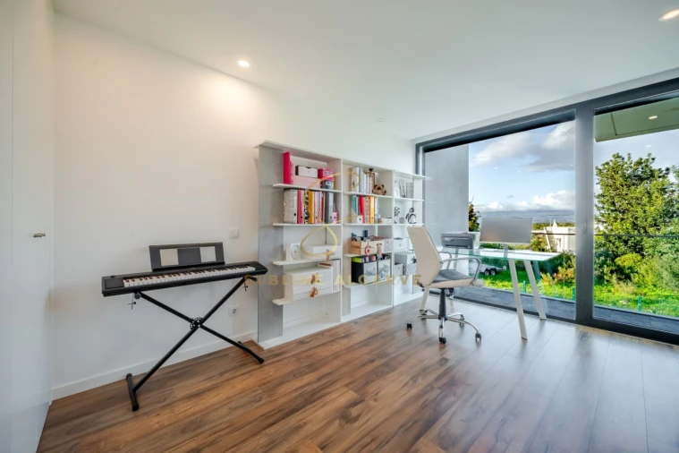 Moradia T4 para Venda em Alvor Foto 36