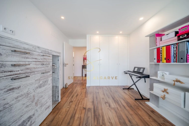 Moradia T4 para Venda em Alvor Foto 37