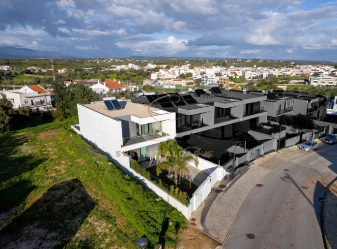 Moradia T4 para Venda em Alvor Foto 44