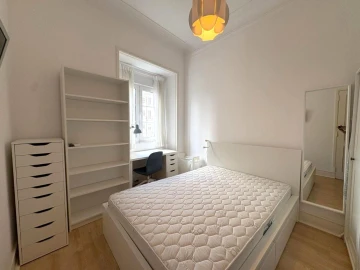 Quarto para Arrendamento em Arroios