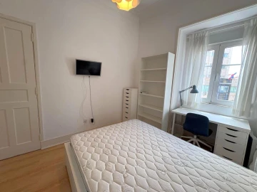 Quarto para Arrendamento em Arroios