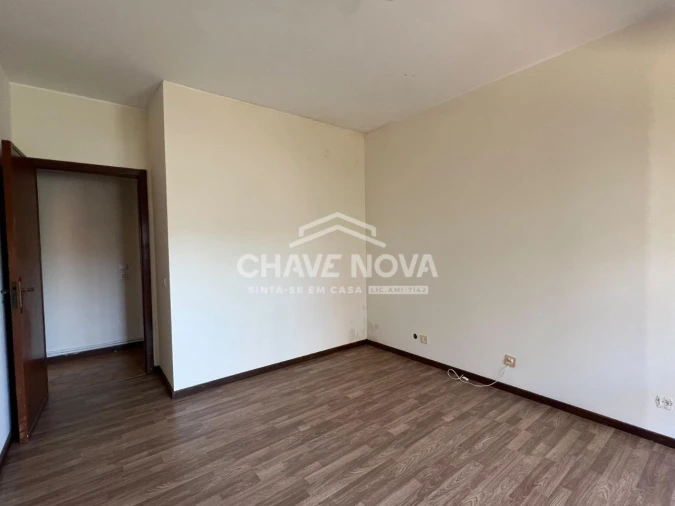 Apartamento T1 para Venda em Arcozelo Foto 1