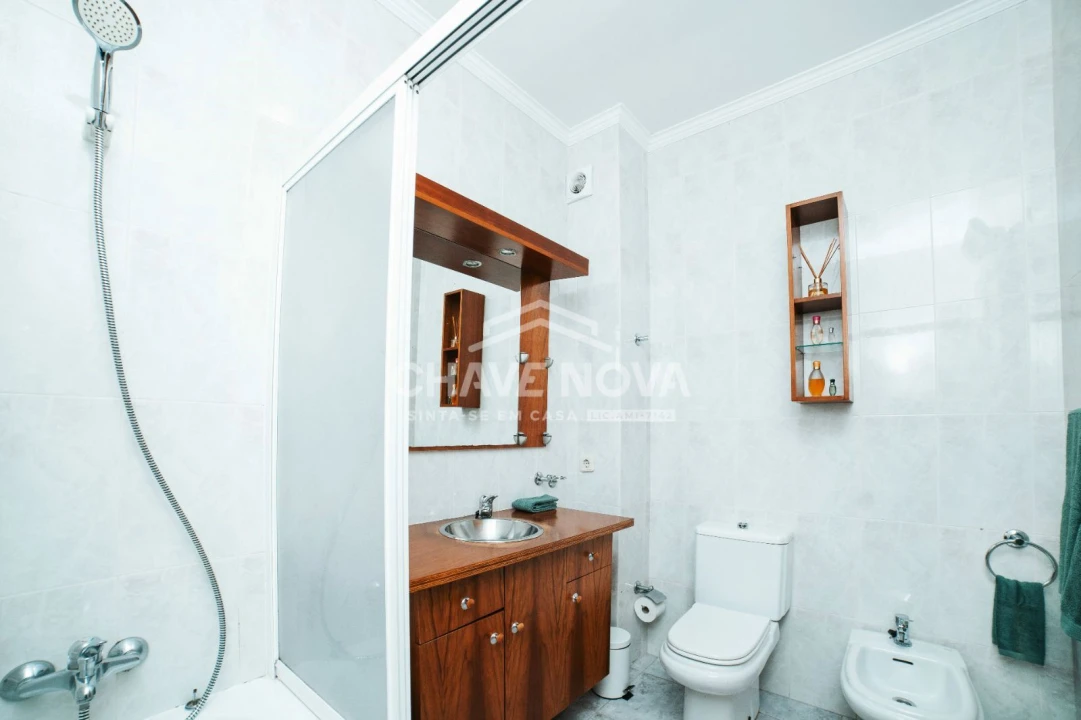 Apartamento T2 para Arrendamento em Antas Foto 18