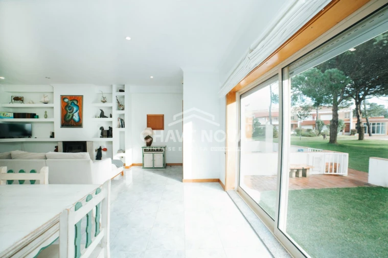 Apartamento T2 para Arrendamento em Antas Foto 5