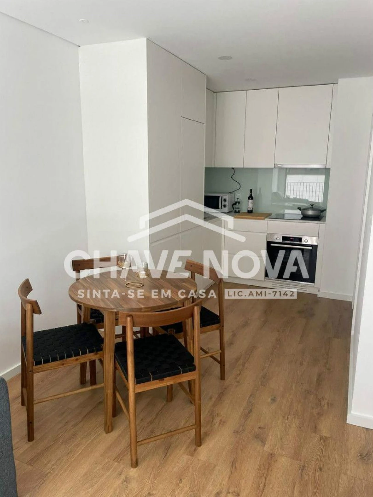 Apartamento T1 para Arrendamento em Arcozelo Foto 5