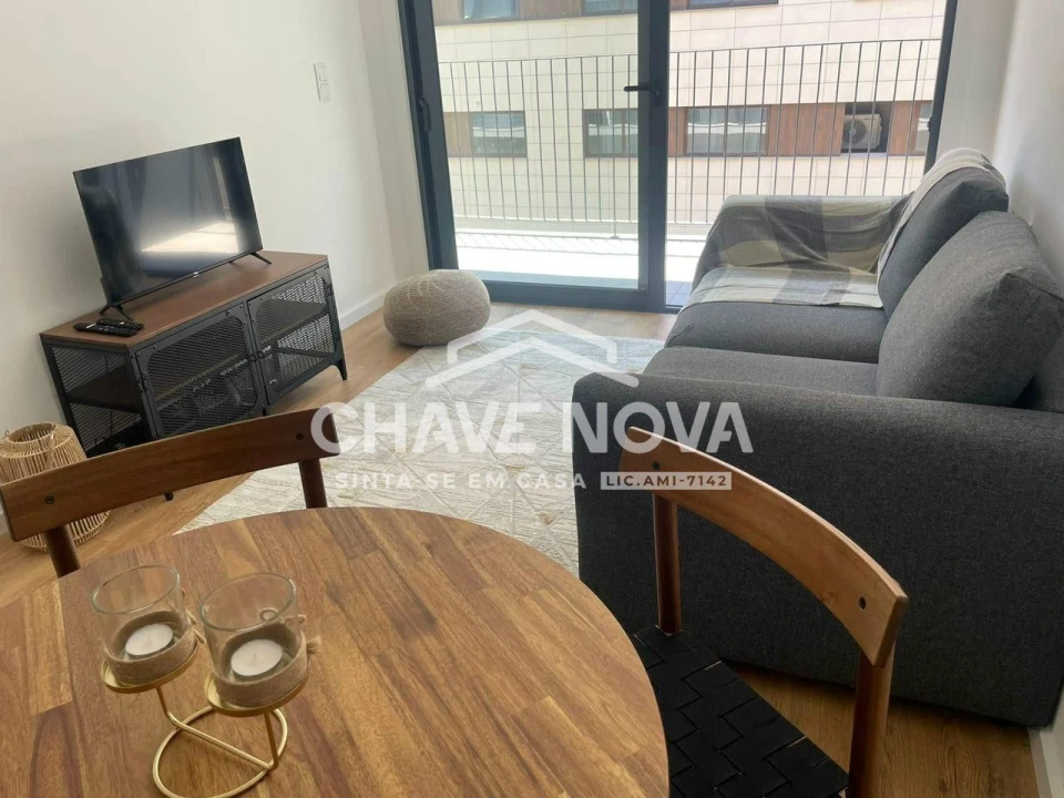 Apartamento T1 para Arrendamento em Arcozelo Foto 6