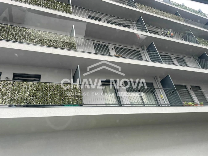 Apartamento T1 para Arrendamento em Arcozelo Foto 1