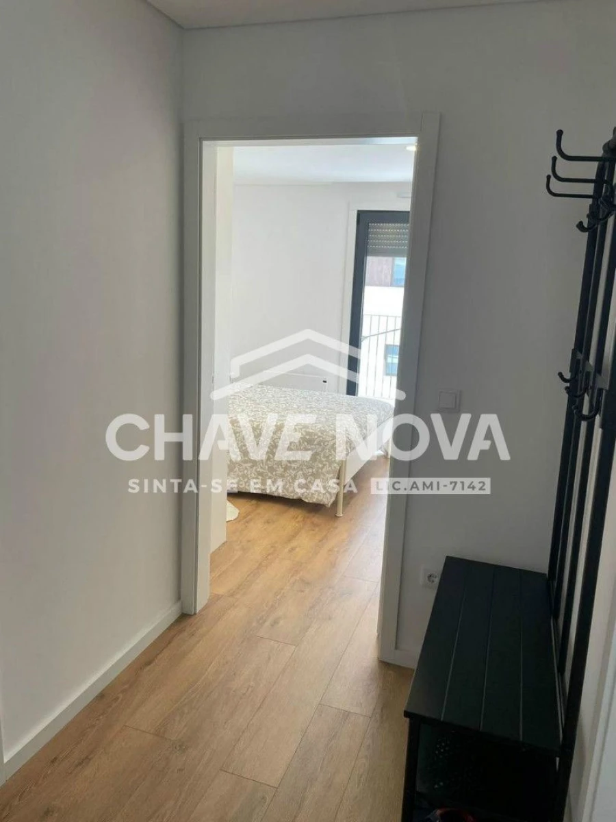 Apartamento T1 para Arrendamento em Arcozelo Foto 3