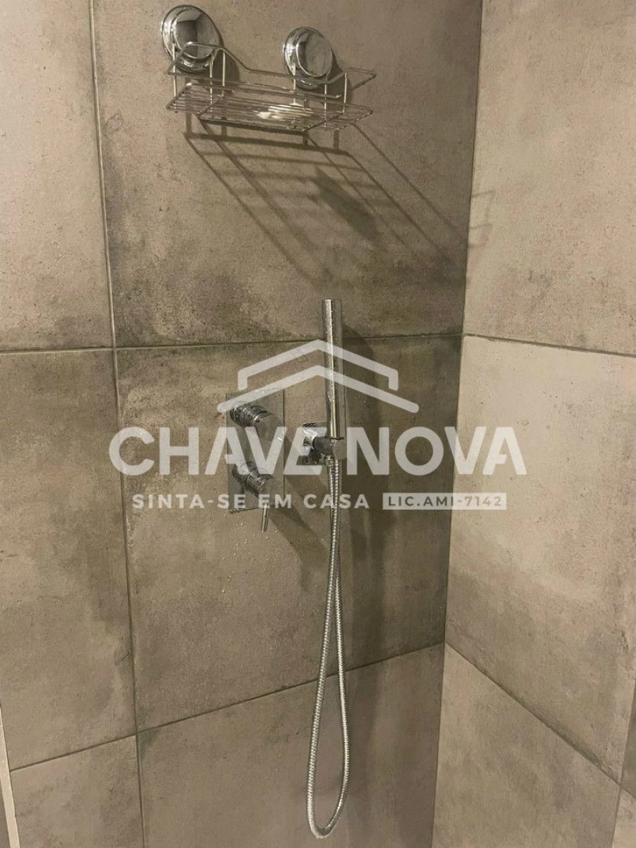 Apartamento T1 para Arrendamento em Arcozelo Foto 10