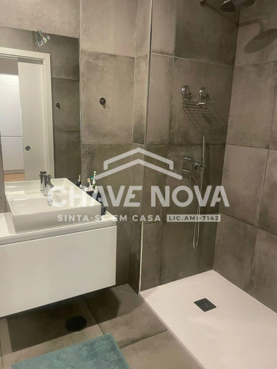 Apartamento T1 para Arrendamento em Arcozelo Foto 11