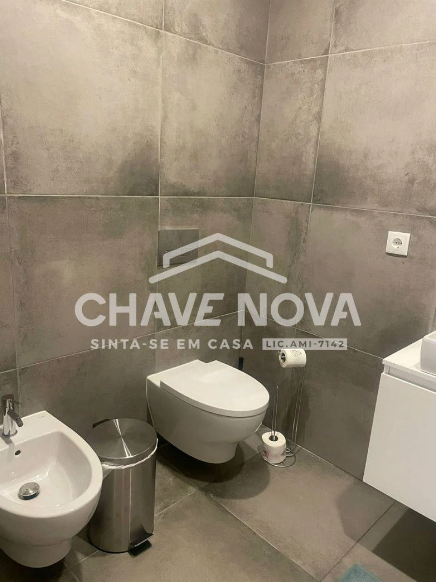 Apartamento T1 para Arrendamento em Arcozelo Foto 12