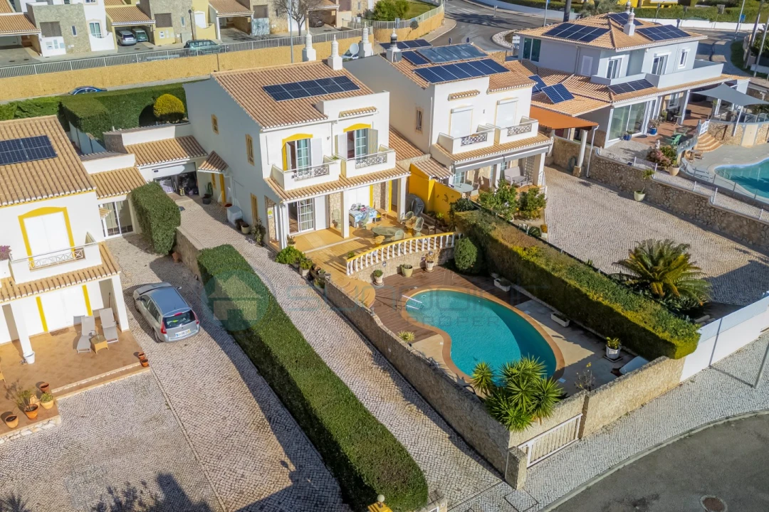 Moradia T3 para Venda em Luz Foto 1